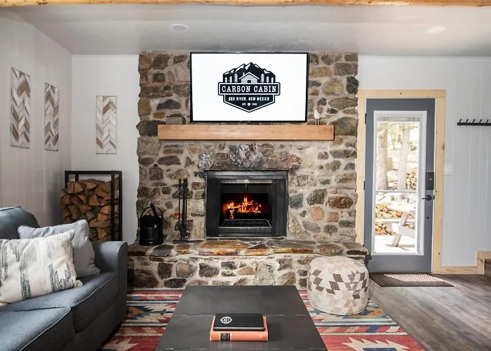 Carson Cabin - King Beds, Mountain Views, Mins To Town
