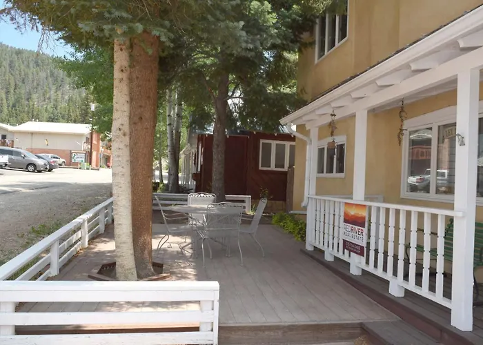 Thornes Downtown Delight